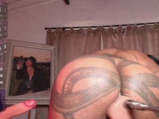 Live webcam model saamytits on Soda Cams