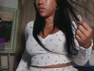 Live webcam model saamytits on Soda Cams