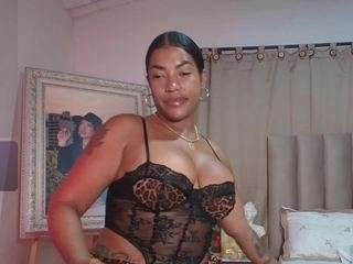 saamytits Live Webcam on CamSoda