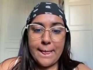 sheeylaroee Live Webcam on CamSoda