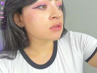 sophie-punk's CamSoda show and profile