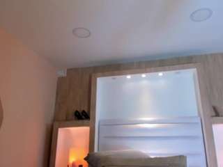 Live webcam model veronica-garcia on Soda Cams