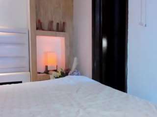 Live webcam model veronica-garcia on Soda Cams