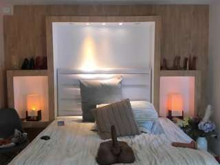 Live webcam model veronica-garcia on Soda Cams