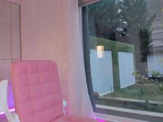 diamondt33n Live Webcam on CamSoda