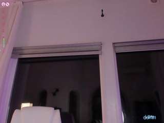 diamondt33n Drinking live webcam