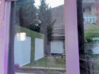 Live webcam model diamondt33n on Soda Cams