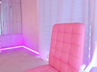 diamondt33n Live Webcam on CamSoda