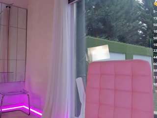 Live webcam model diamondt33n on Soda Cams