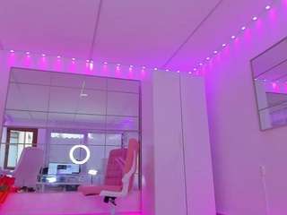 diamondt33n Live Webcam on CamSoda