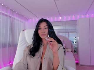 diamondt33n Live Webcam on CamSoda