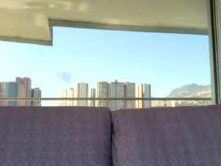 Live webcam model yettzaretth on Soda Cams