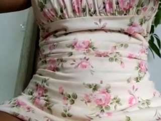 Live webcam model yettzaretth on Soda Cams