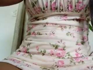 Live webcam model yettzaretth on Soda Cams