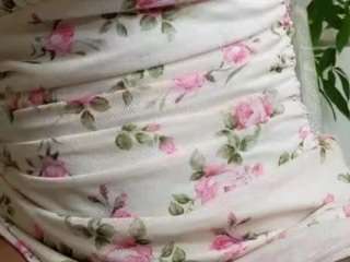 Live webcam model yettzaretth on Soda Cams