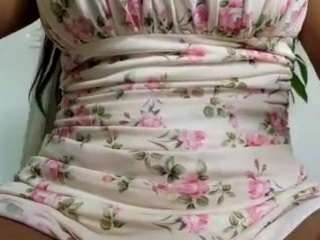 Live webcam model yettzaretth on Soda Cams