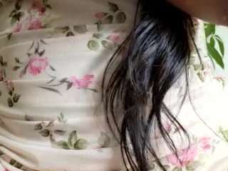 Live webcam model yettzaretth on Soda Cams