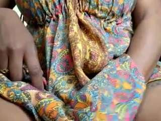 Live webcam model yettzaretth on Soda Cams