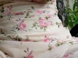 yettzaretth, female webcam model,  years old, on live webcam