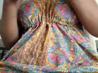 yettzaretth's CamSoda show and profile