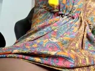 yettzaretth Live Webcam on CamSoda