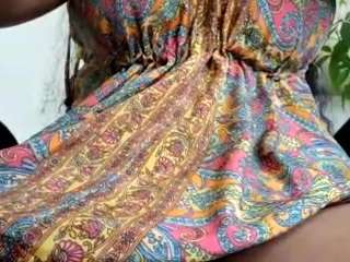 yettzaretth's CamSoda show and profile