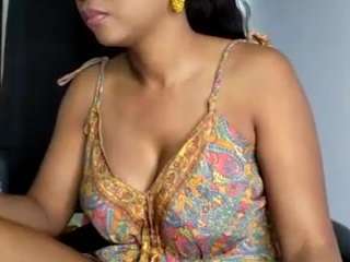 yettzaretth's CamSoda show and profile