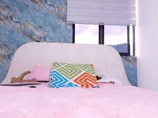 swee-thalia's CamSoda show and profile