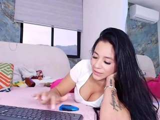 swee-thalia's CamSoda show and profile