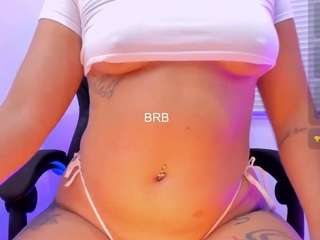 louanebour's CamSoda show and profile