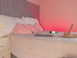 Live webcam model saragarrciia on Soda Cams