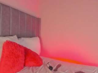 Live webcam model saragarrciia on Soda Cams