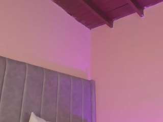 Live webcam model saragarrciia on Soda Cams