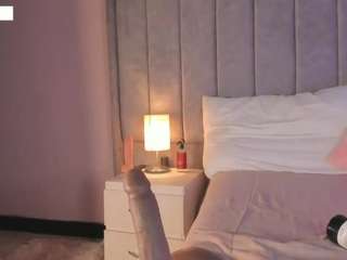 Live webcam model saragarrciia on Soda Cams