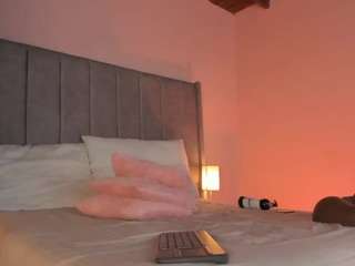 Sari Garcia live webcam show