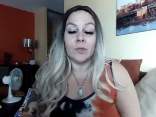 BIG BREAST SABRINA's Live Sex Cam Show