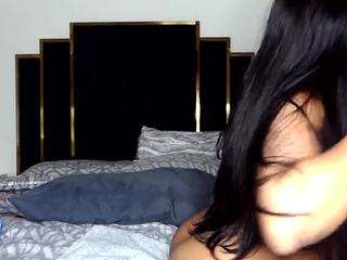chaneldreamzz Live Webcam on CamSoda