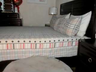 Live webcam model iluvsaffire-bleu on Soda Cams