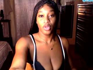 Live webcam model iluvsaffire-bleu on Soda Cams