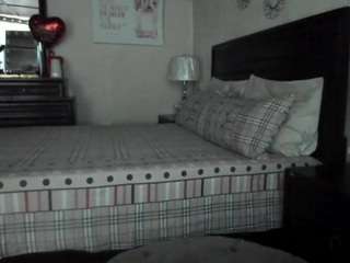 Live webcam model iluvsaffire-bleu on Soda Cams