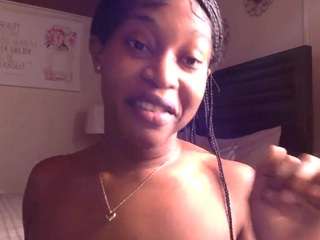 iluvsaffire-bleu's CamSoda show and profile