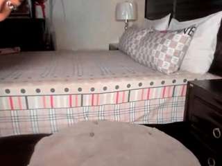 Live webcam model iluvsaffire-bleu on Soda Cams