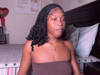 iluvsaffire-bleu Live Webcam on CamSoda