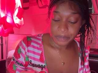 Live webcam model iluvsaffire-bleu on Soda Cams