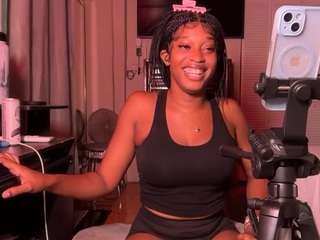 Live webcam model iluvsaffire-bleu on Soda Cams