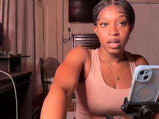 Live webcam model iluvsaffire-bleu on Soda Cams