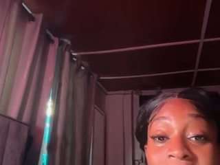 Iluvsaffire Bleu live webcam show