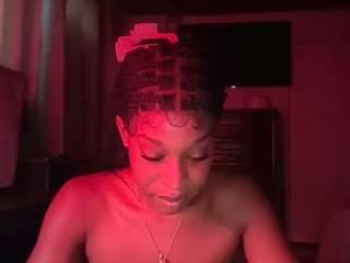 Iluvsaffire Bleu live webcam show