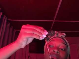 iluvsaffire-bleu's live room