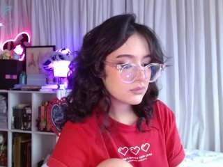 Live webcam model laralittle on Soda Cams